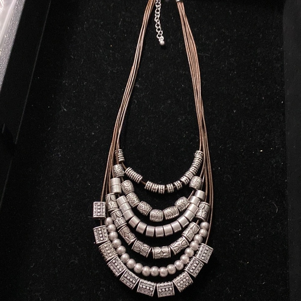 Style Center Necklace